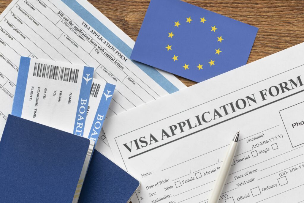 LE PASSEPORT ET LE TITRE DE SÉJOUR FRANÇAIS